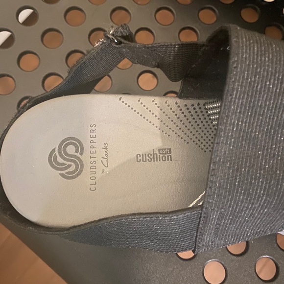 Clarks comfortable cushion shoes size 8 1/2 - Picture 4 of 8